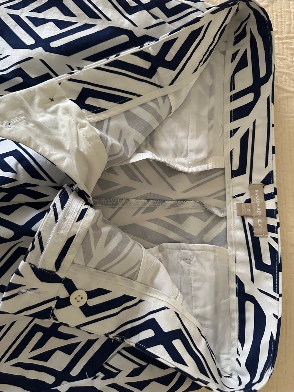 Banana Republic Navy and White Geometric Trousers - Picture 4 of 10